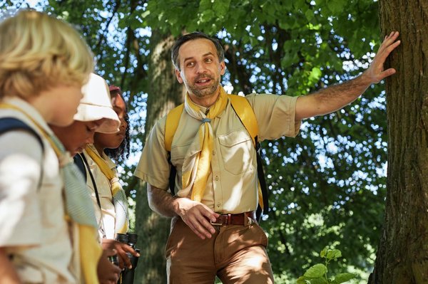 Colonie de vacances à Lyon : qui accompagne les enfants pendant le trajet jusqu'au centre ?